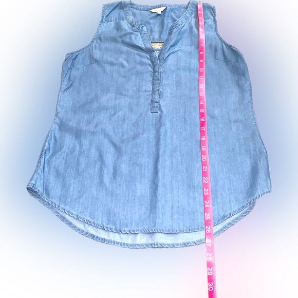 CROWN & IVY Womens Sleeveless Denim Top Small Upper Back Cut Out Lyocell Summer - Picture 5 of 8